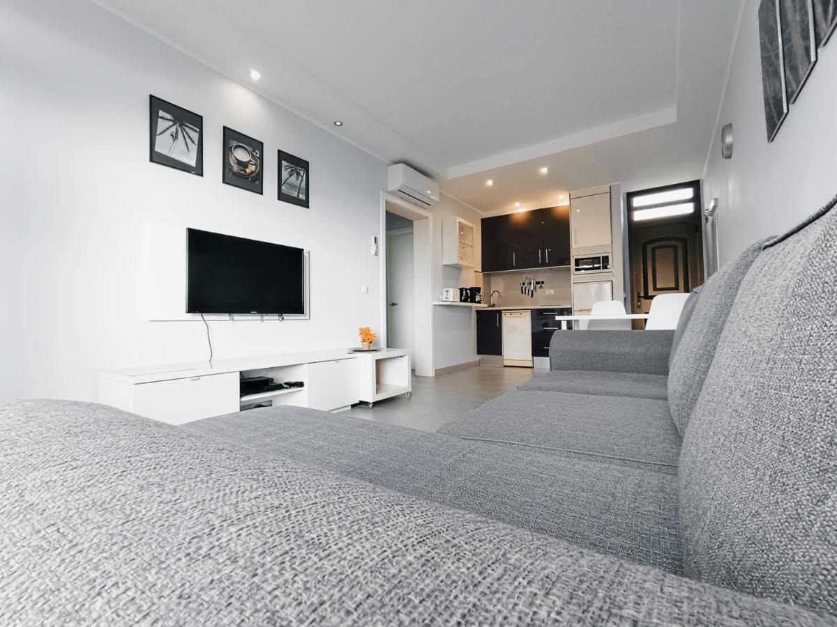 Apartment La Fiesta Арона Екстериор снимка