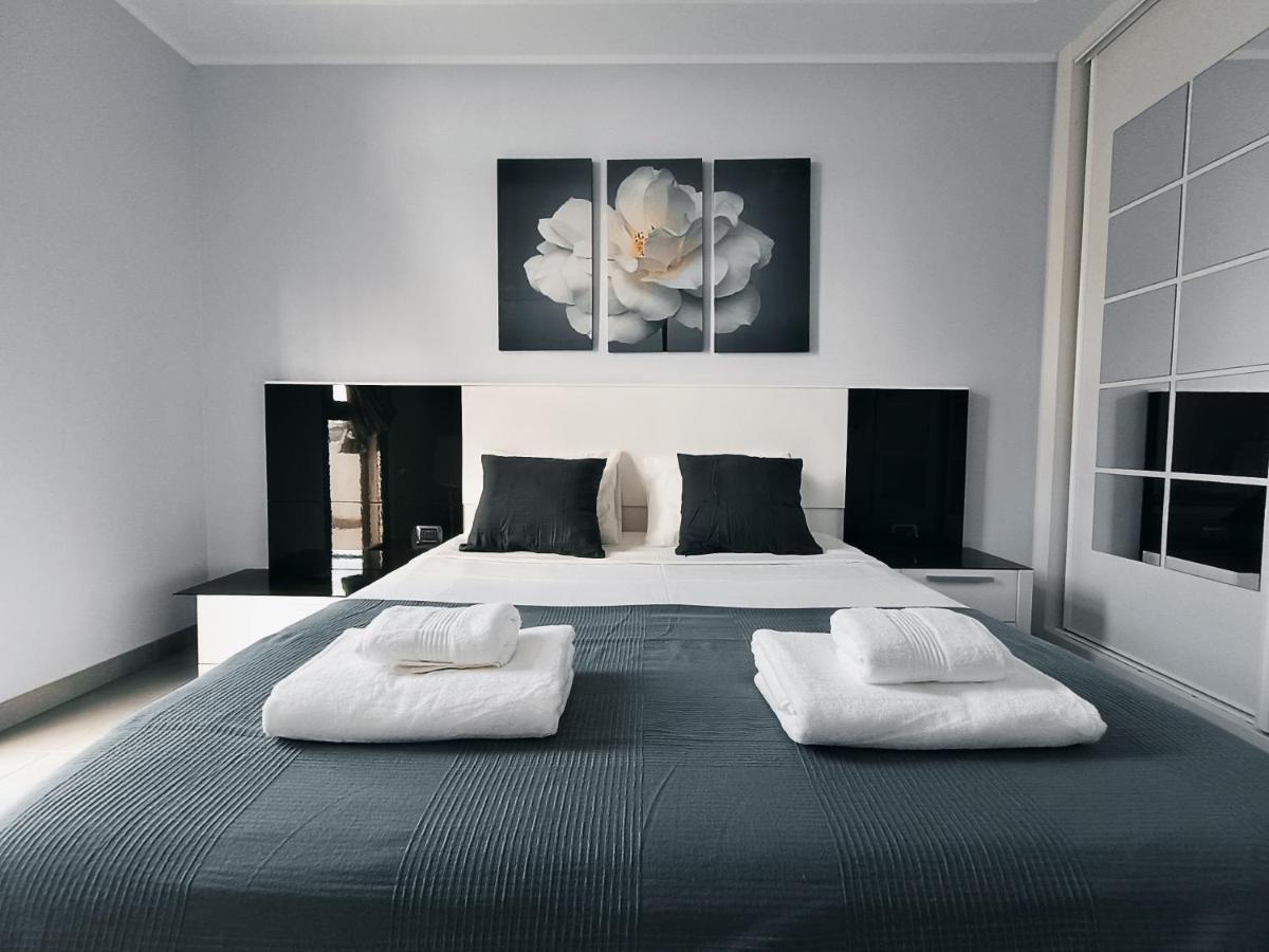 Apartment La Fiesta Арона Екстериор снимка
