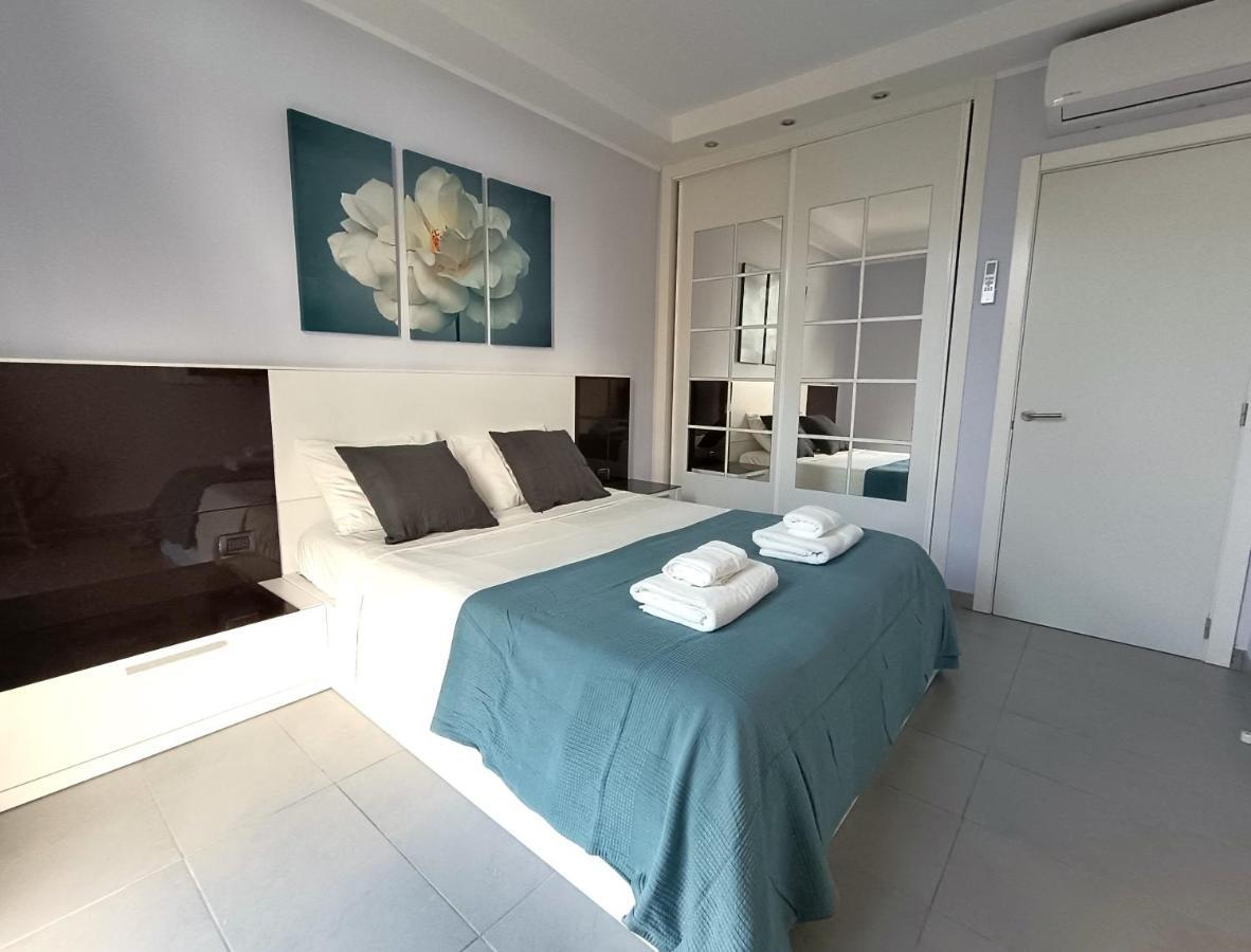 Apartment La Fiesta Арона Екстериор снимка